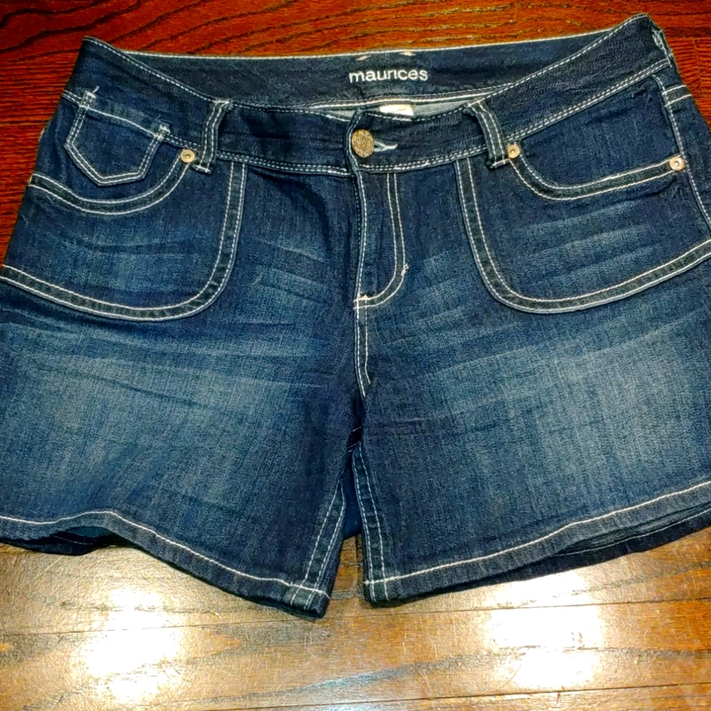 Maurices Denim Shorts... Size 16